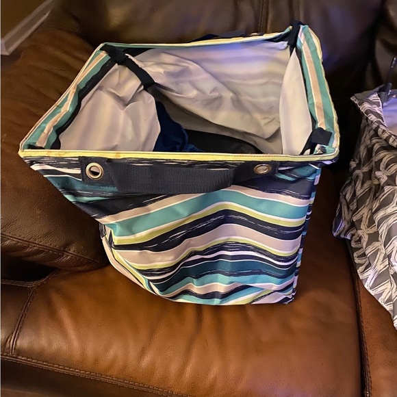 Thirty One square Tote - Picture 1 of 2